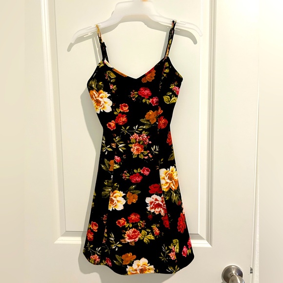 Ambiance Dresses & Skirts - Pretty black floral sundress size S